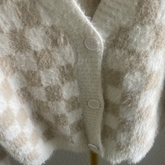 Women's Fuzzy Checkered Cardigan - Picture 3 of 8